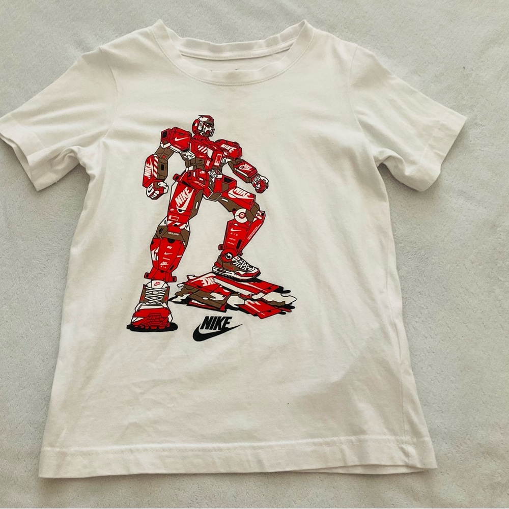 NIKE tee- tops 6 little kids